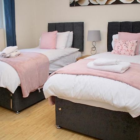 Contractor'S Haven- 4-Bedroom House With Free Parking, Super Fast Wifi, Fran Properties In Aylesbury, Pets Are Welcome! Aylesbury  Zewnętrze zdjęcie