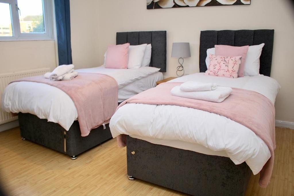 Contractor'S Haven- 4-Bedroom House With Free Parking, Super Fast Wifi, Fran Properties In Aylesbury, Pets Are Welcome! Aylesbury  Zewnętrze zdjęcie