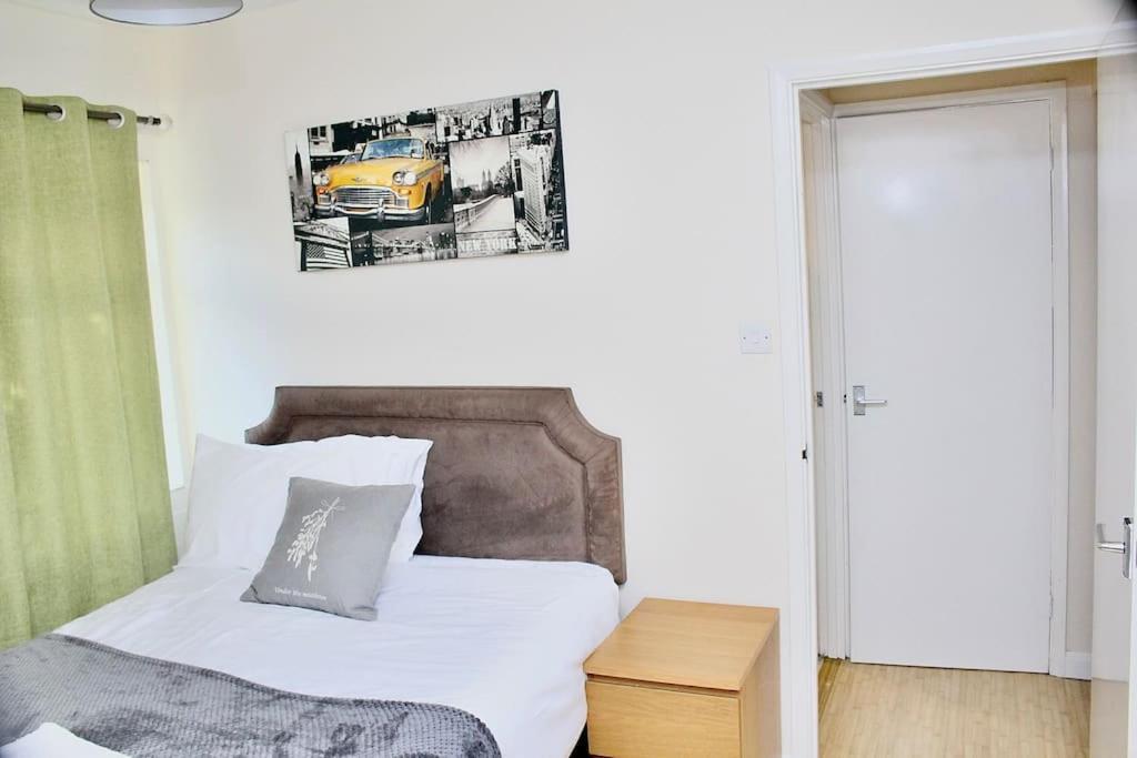Contractor'S Haven- 4-Bedroom House With Free Parking, Super Fast Wifi, Fran Properties In Aylesbury, Pets Are Welcome! Aylesbury  Zewnętrze zdjęcie