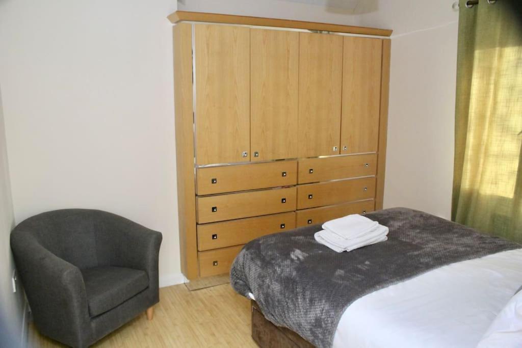 Contractor'S Haven- 4-Bedroom House With Free Parking, Super Fast Wifi, Fran Properties In Aylesbury, Pets Are Welcome! Aylesbury  Zewnętrze zdjęcie